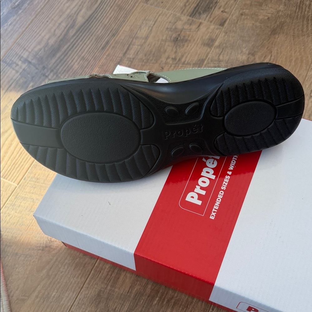 🆕 Propet Women's Gertie Olive Mules Size 12 - Picture 3 of 4